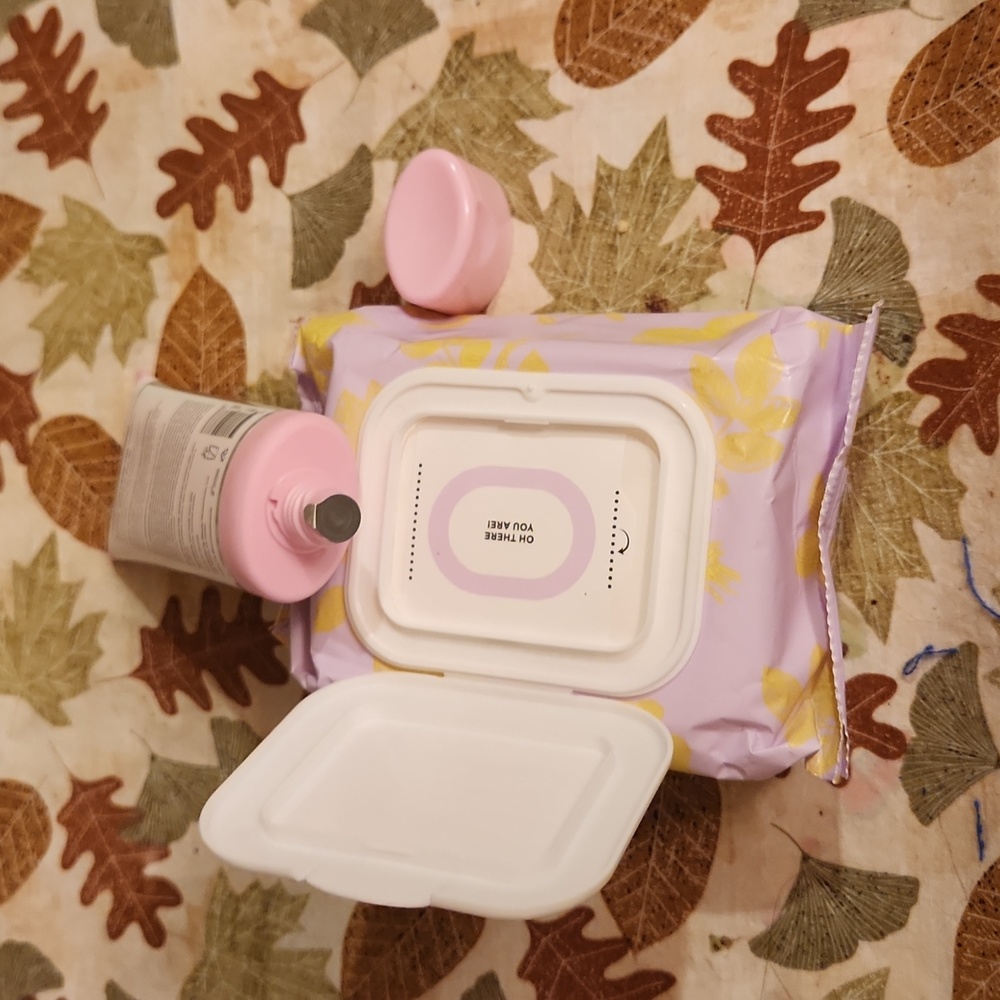 Skin care items - Picture 3 of 6